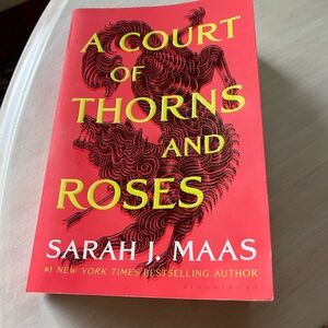 A Court of Thorns and Roses Paperback Book Sarah J. Maas